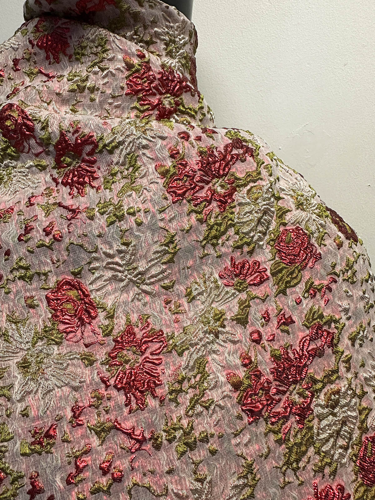 Italian Jacquard Fancy Roses Garden Party