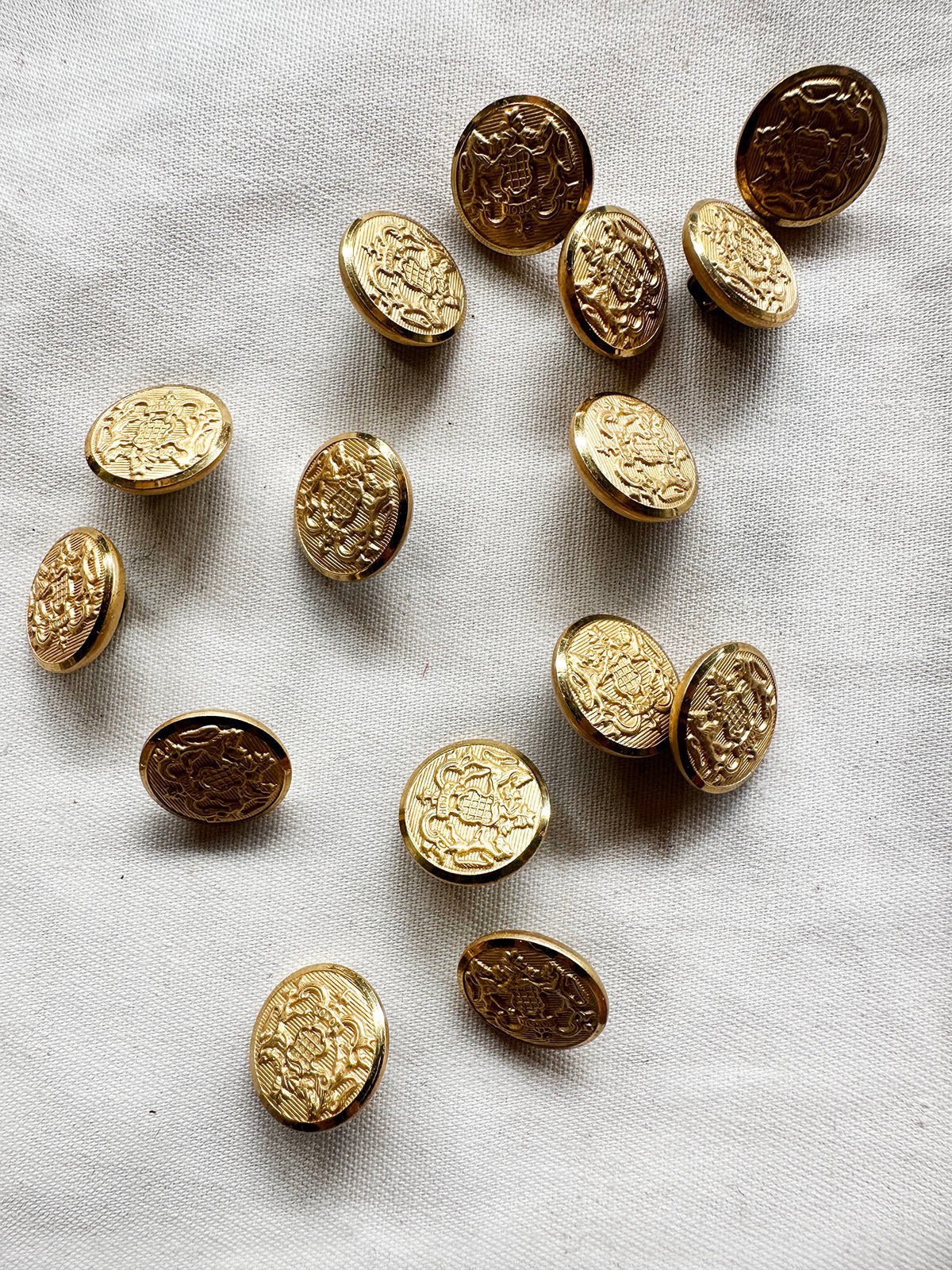 Gold Coat Of Arms Price Per Button - L'Etoffe Fabrics LLC