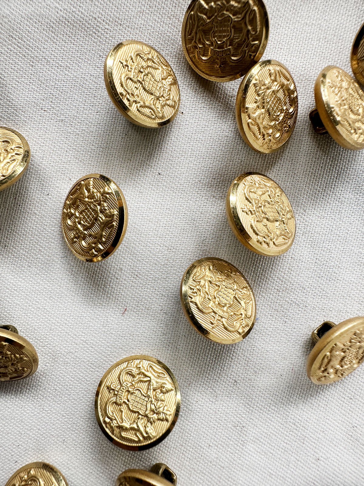 Gold Coat Of Arms Price Per Button - L'Etoffe Fabrics LLC