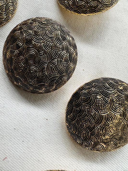 Hammered Metal Tree Top Vintage Per Button - L'Etoffe Fabrics LLC