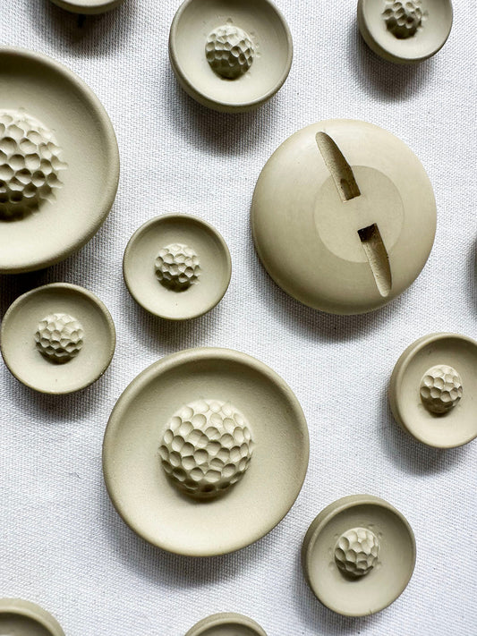 Vintage Italian Pistil Buttons Matte Bone - L'Etoffe Fabrics LLC