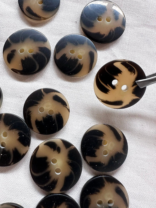 14 Tiger Eye Buttons - L'Etoffe Fabrics LLC