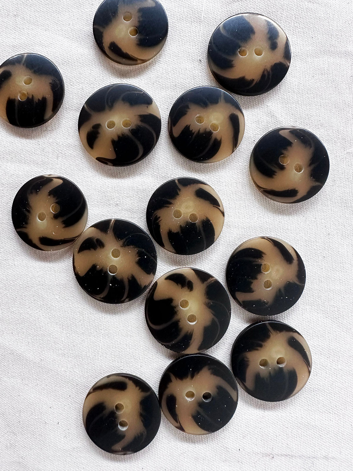 14 Tiger Eye Buttons - L'Etoffe Fabrics LLC