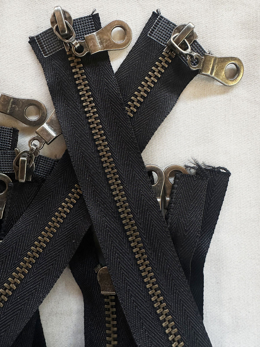 16.5" Antique Nickel Black 2 Way Separating Zipper - L'Etoffe Fabrics LLC