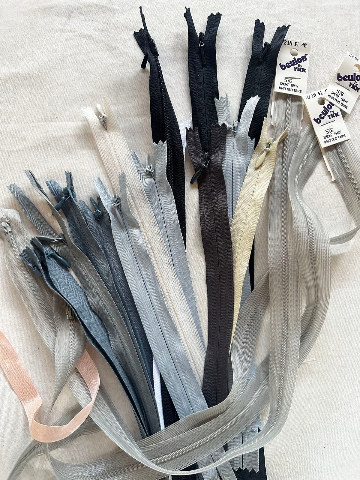20 Bundle Zippers Neutral - L'Etoffe Fabrics LLC