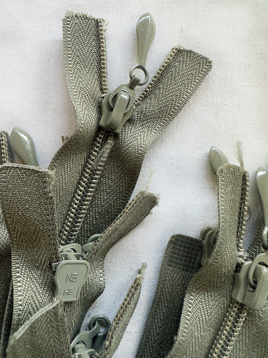 21" Deadstock Sage 2 Way Separating Zipper - L'Etoffe Fabrics LLC