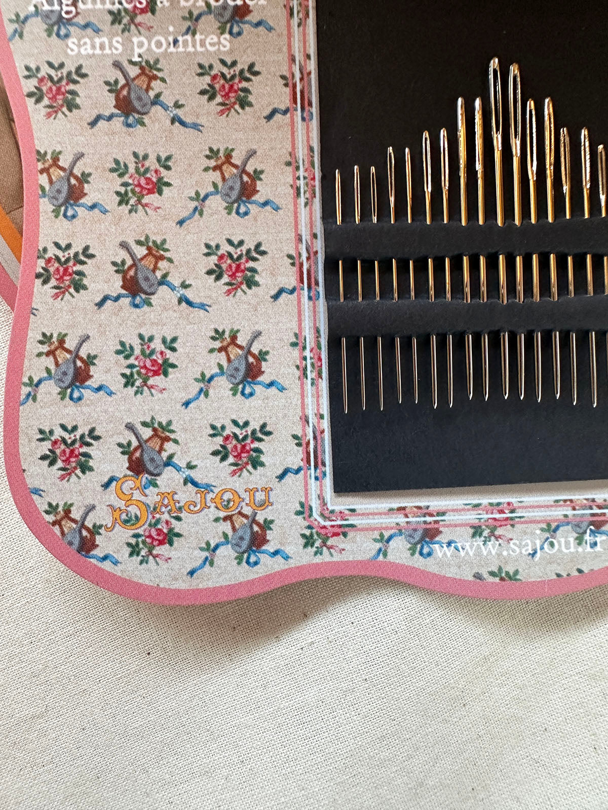 Maison Sajou Camaret 40 Needle Book