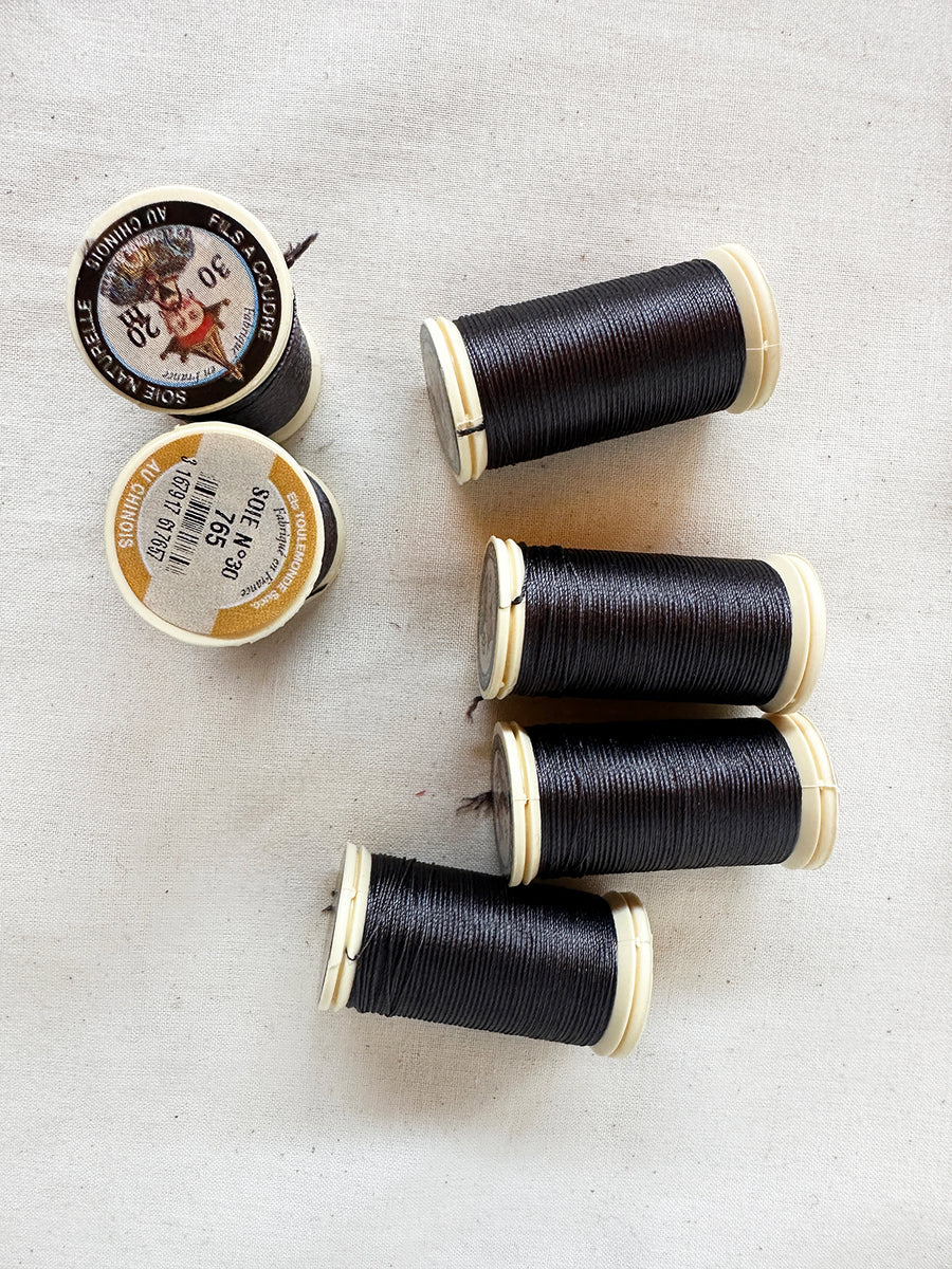 Sajou Dark Grey Perlé Silk Button Hole Thread