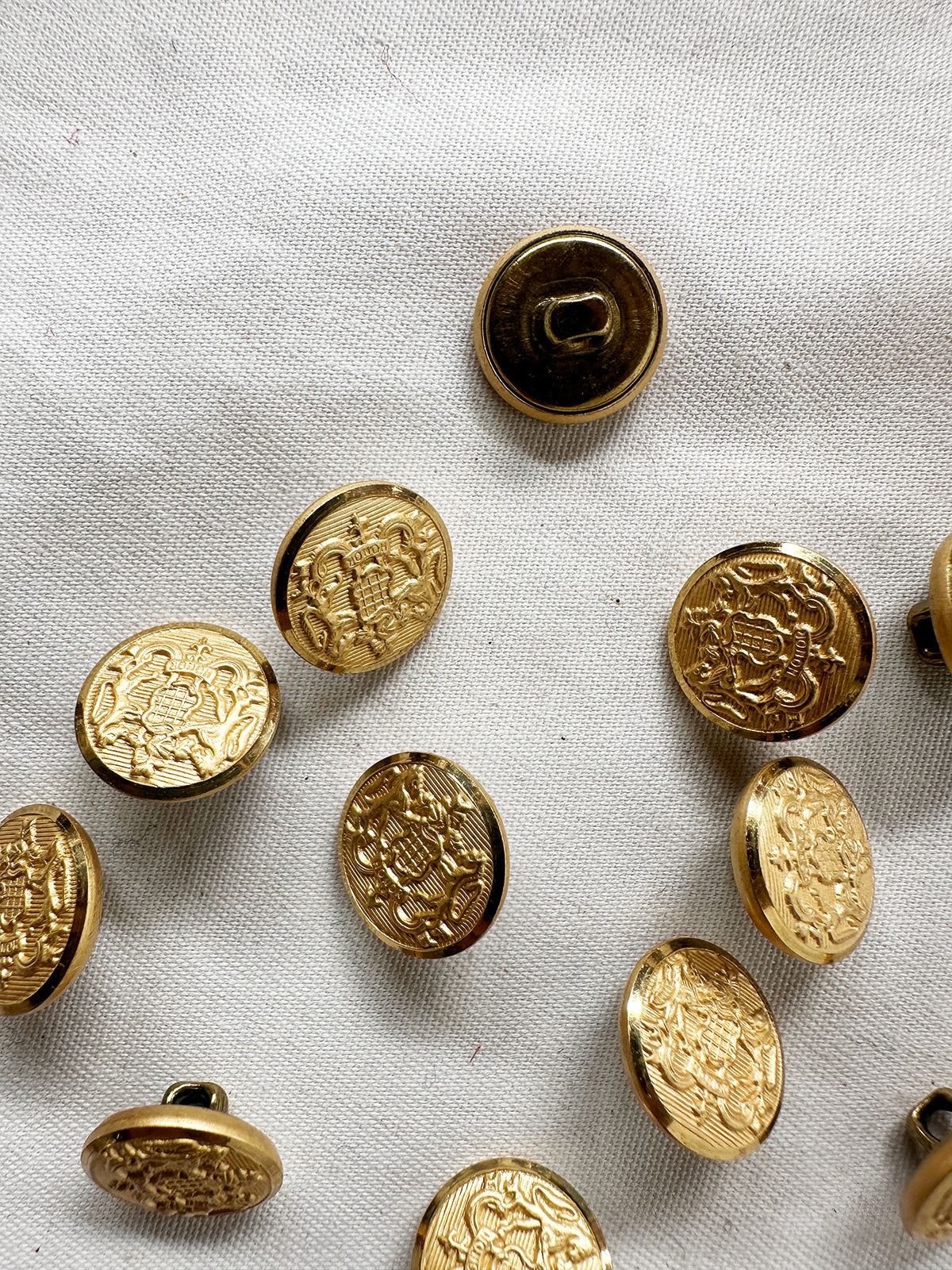 Designer Gold Coat Of Arms 5/8" Buttons