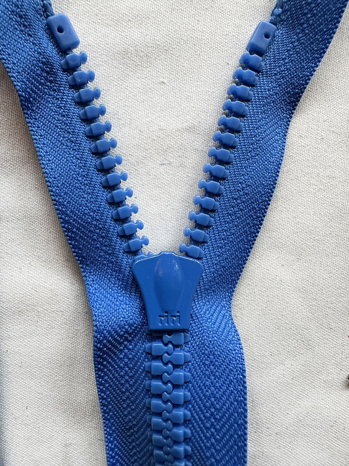 Riri Heavy Zipper in Blue