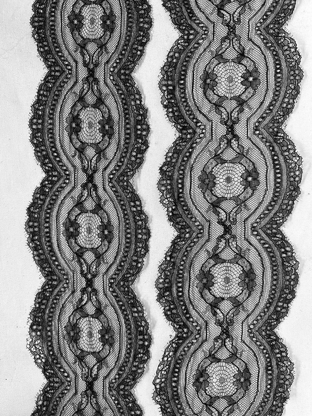 5" Solstiss Black Chantilly Lace Trim