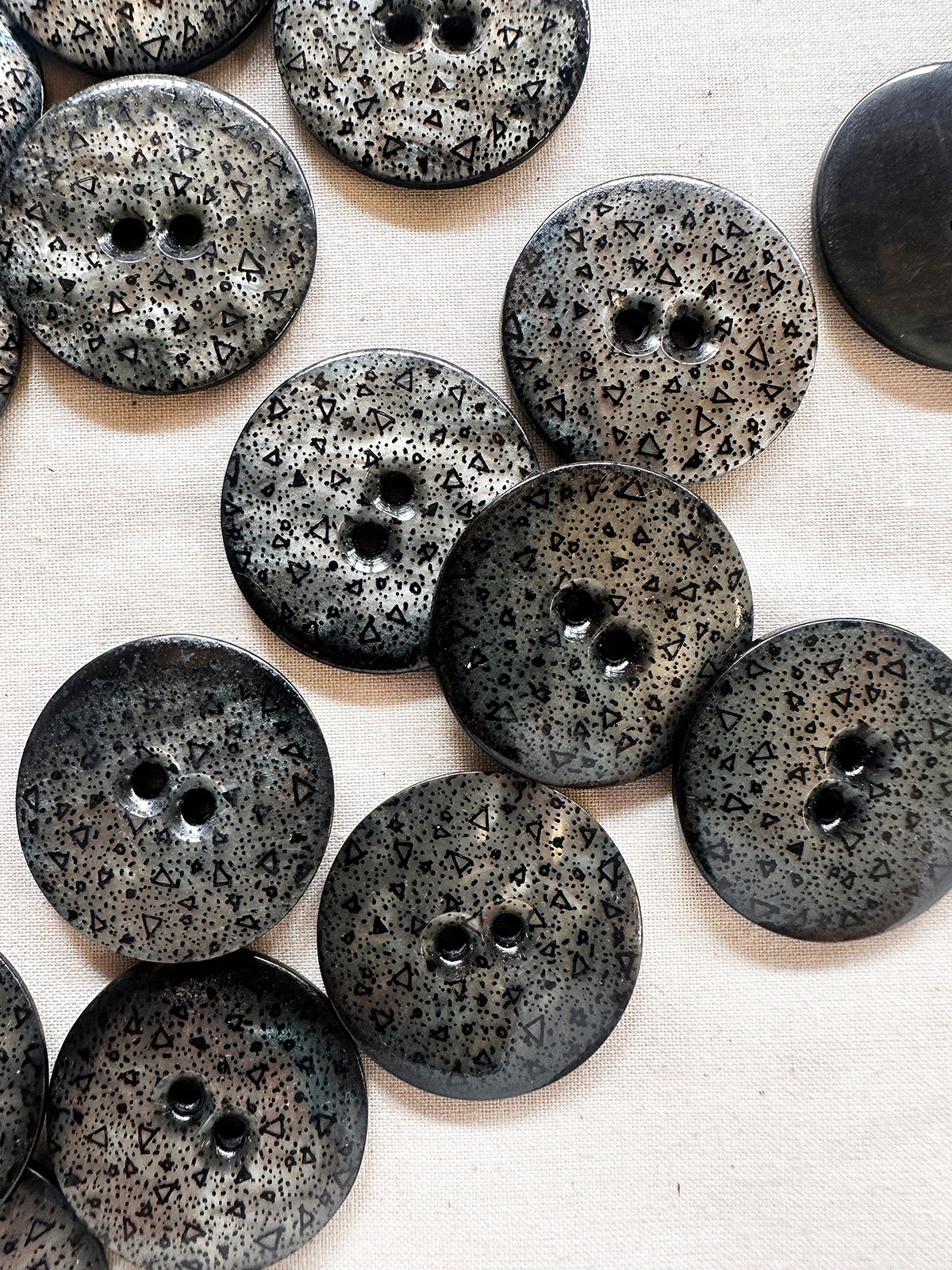 Vintage Italian Big Confetti Print Shell Buttons