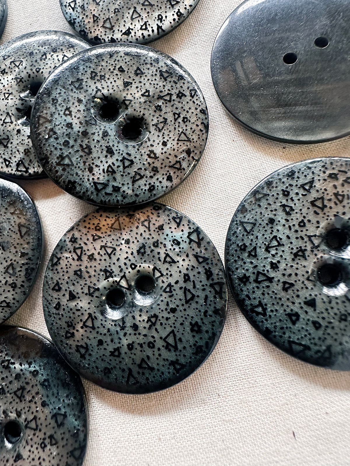 Vintage Italian Big Confetti Print Shell Buttons