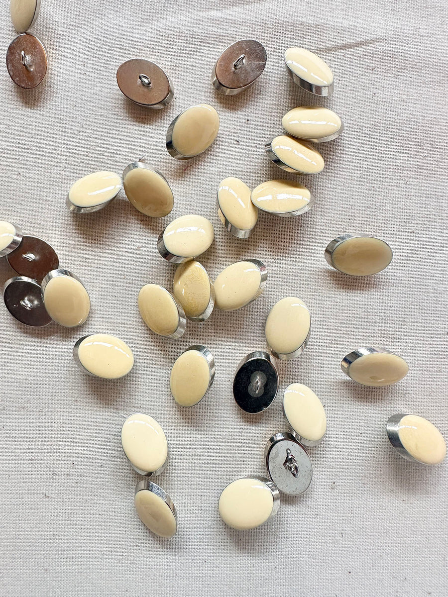 Vintage Italian Elliptical Julienne LIttle Buttons - Ivory