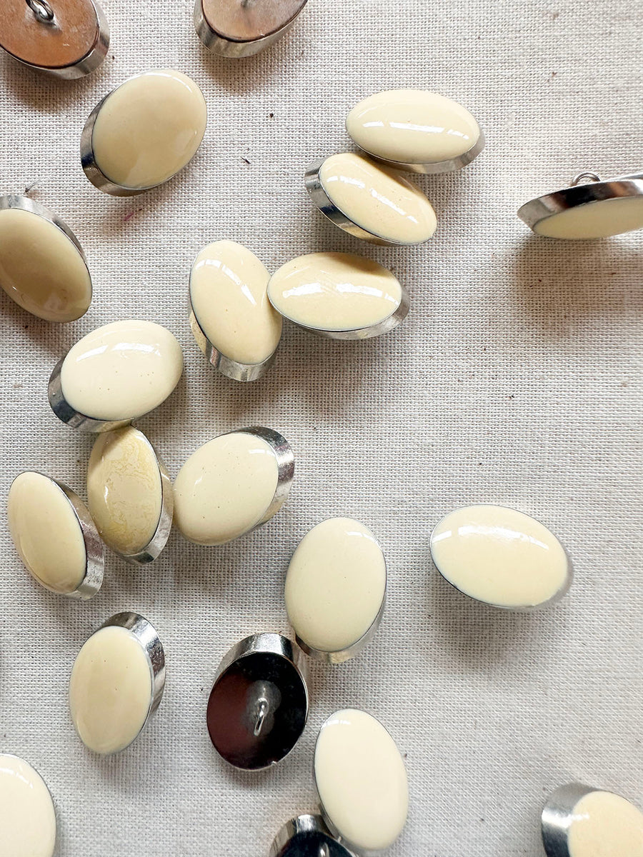 Vintage Italian Elliptical Julienne LIttle Buttons - Ivory