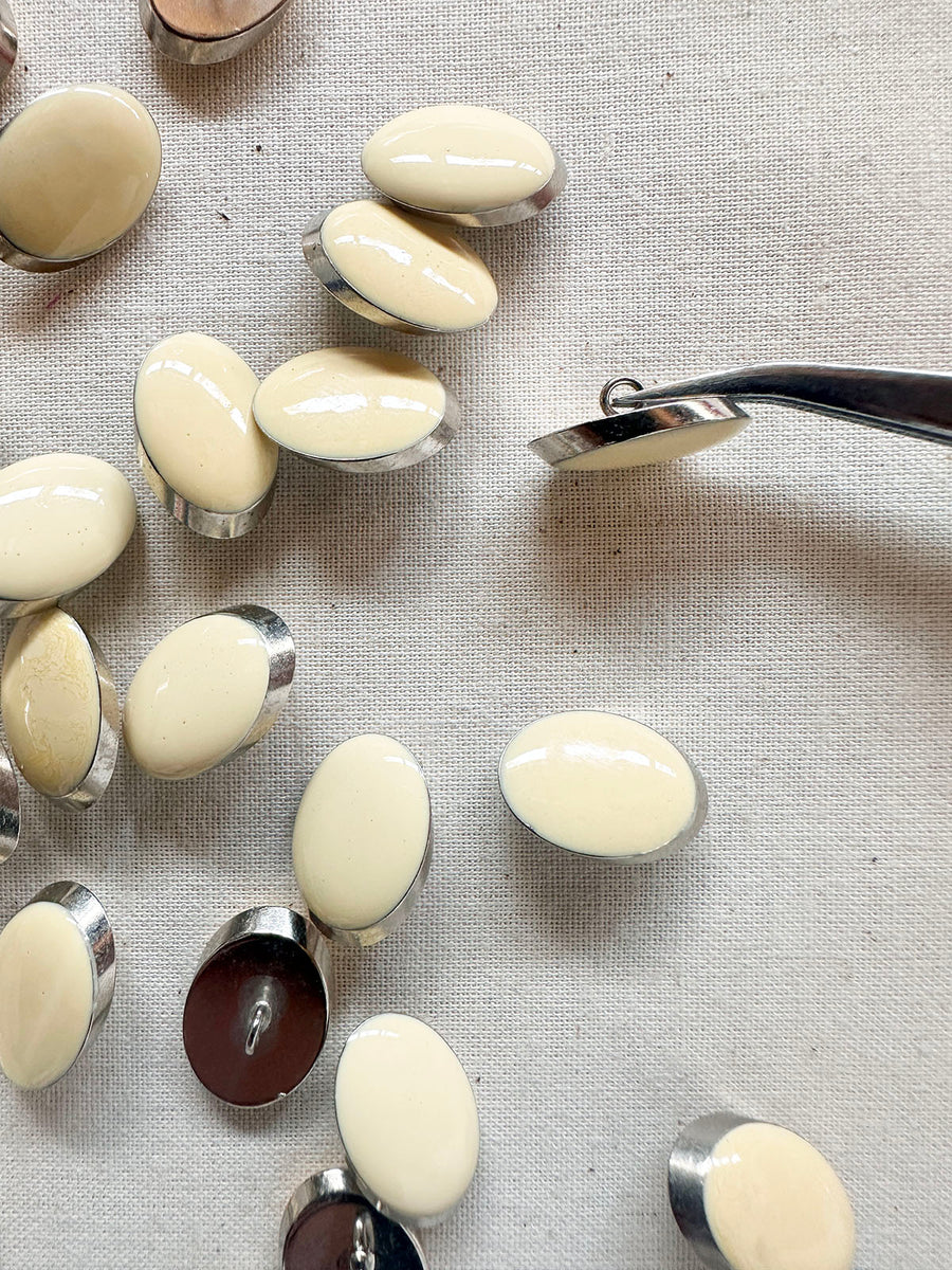 Vintage Italian Elliptical Julienne LIttle Buttons - Ivory