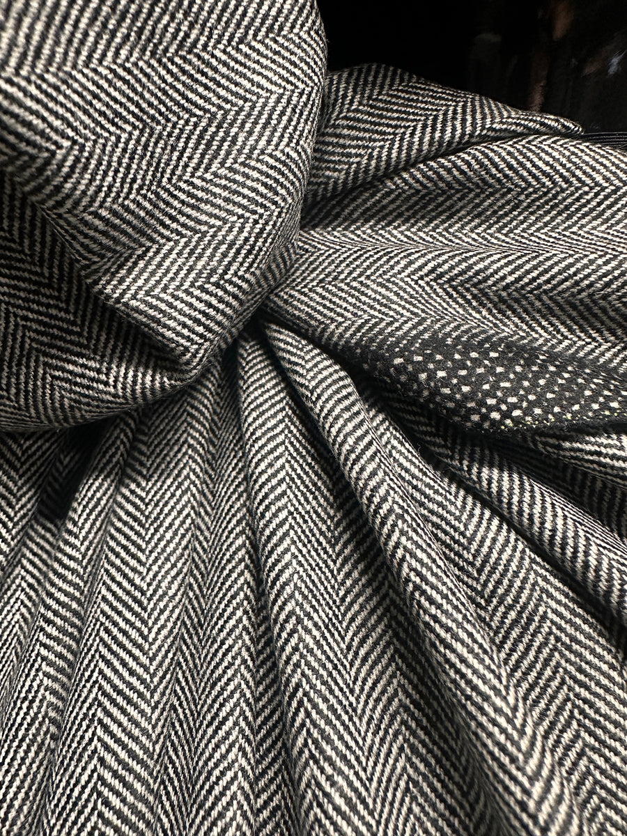 BC Luxury Soft Herringbone Suiting Black White S53