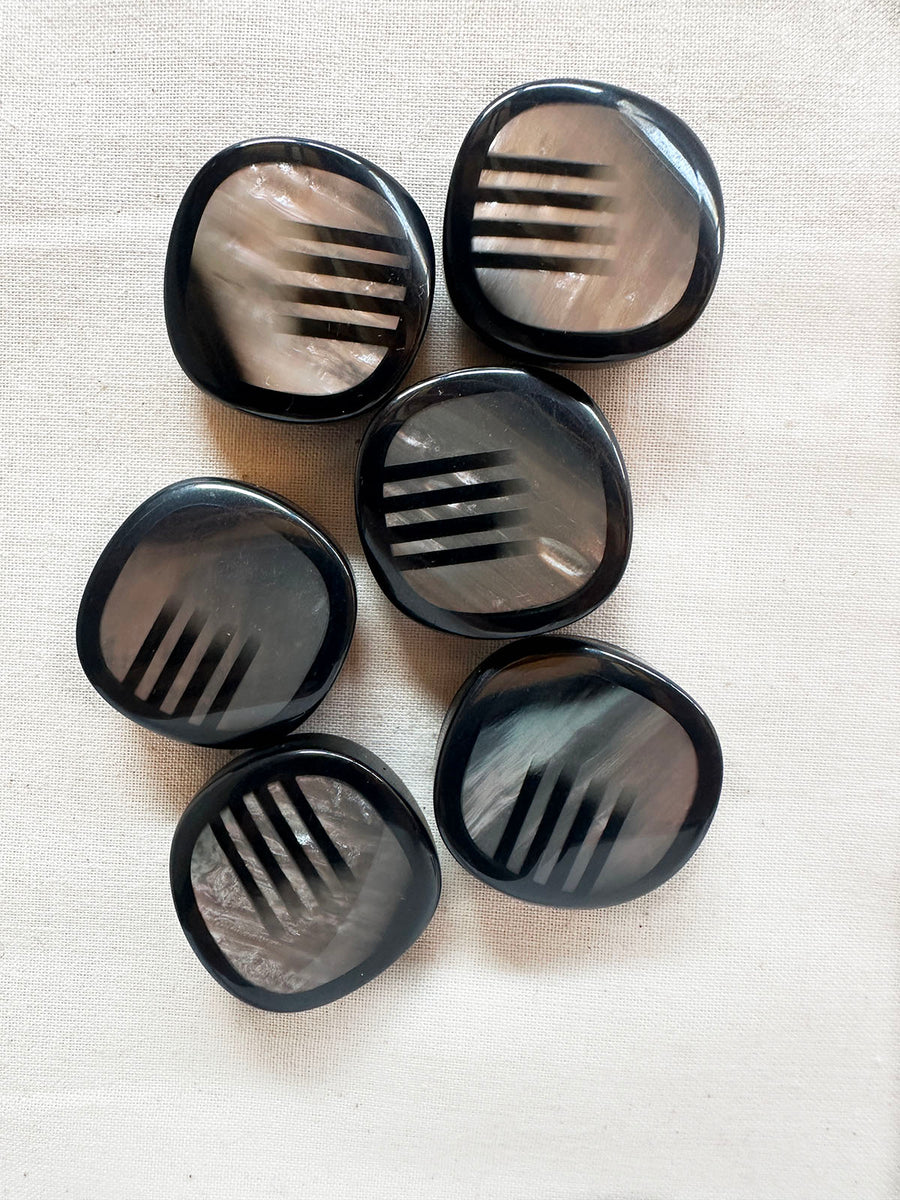 Vintage Italian Inlaid Comb Shape Shell Coat Buttons