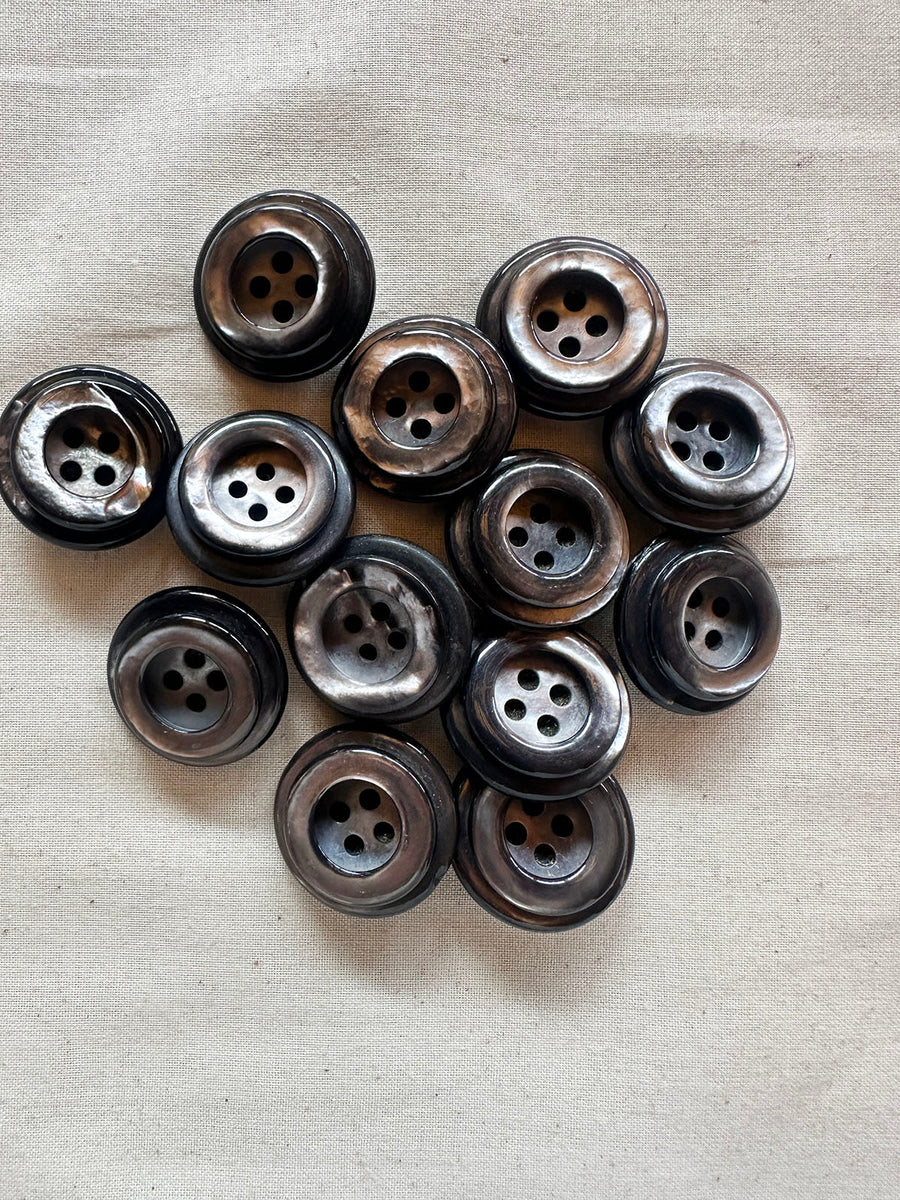 Vintage Italian Wine Shell Chunky Buttons - Charcoal