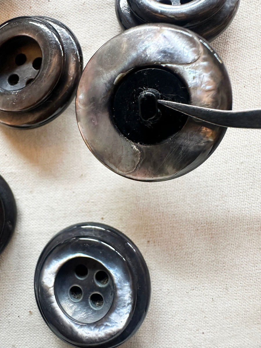 Vintage Italian Wine Shell Chunky Buttons - Charcoal