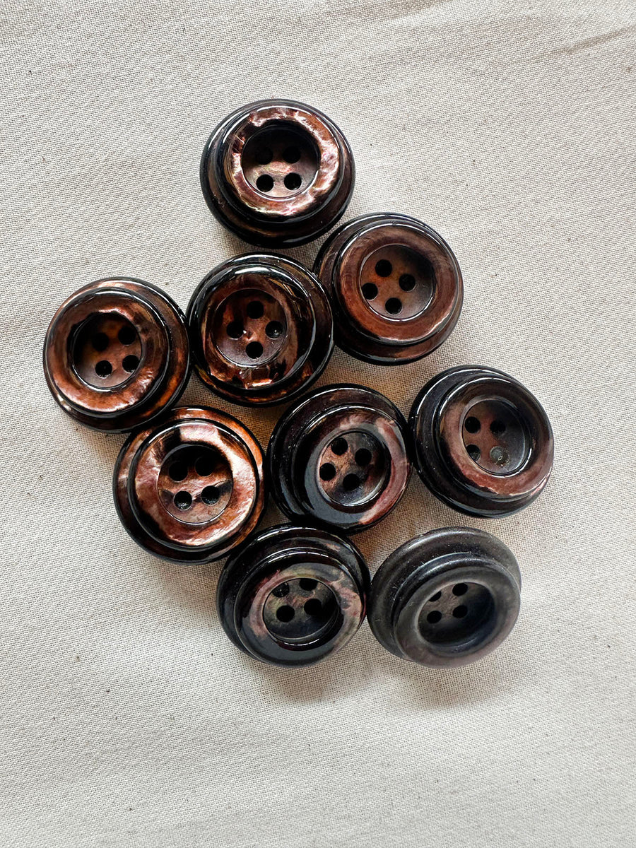 Vintage Italian Wine Shell Chunky Buttons - Wine