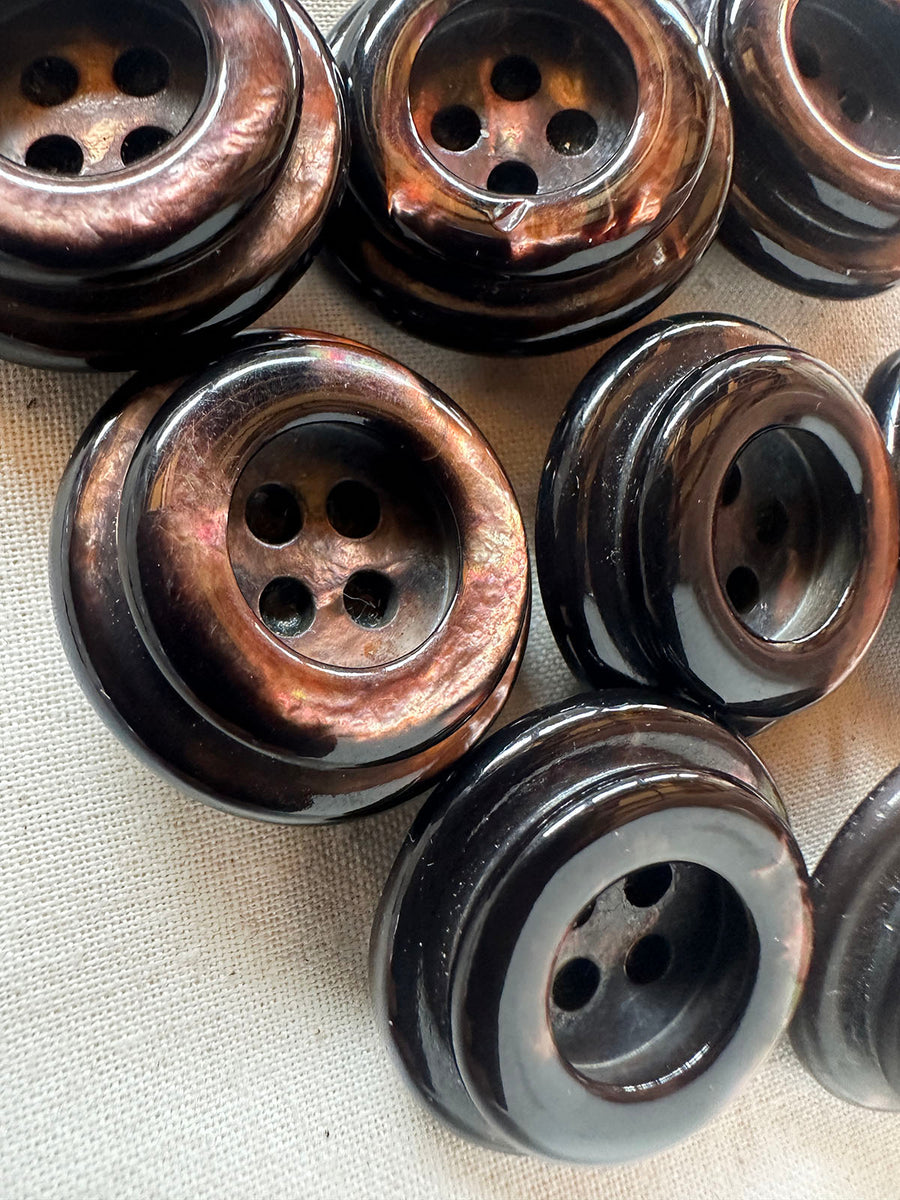 Vintage Italian Wine Shell Chunky Buttons - Wine