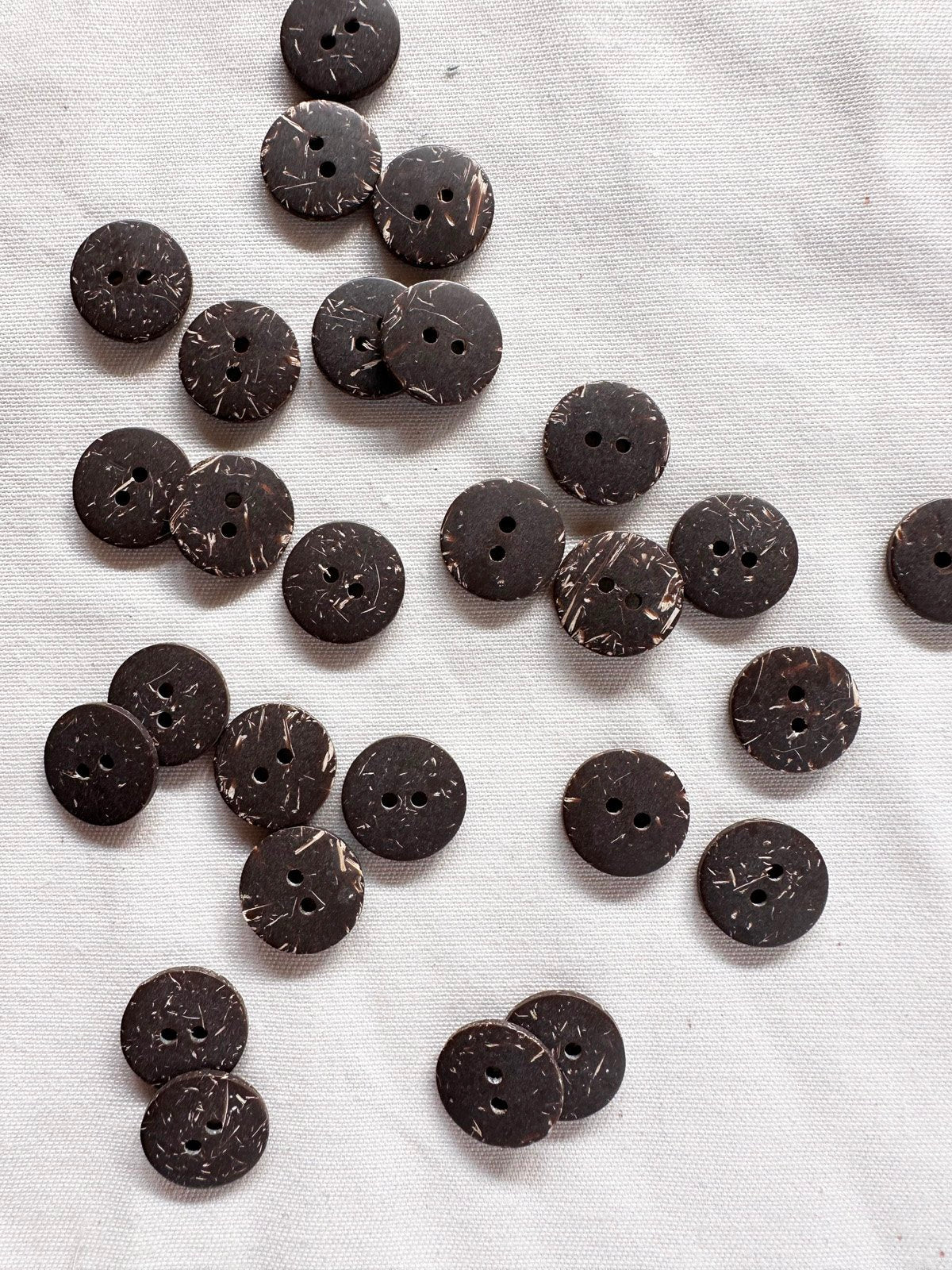 Coconut Shell Shirt Buttons Per Dozen - L'Etoffe Fabrics LLC