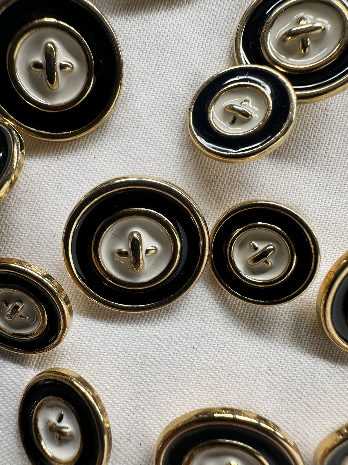 Faux Stitch Enamel Cardigan Buttons - L'Etoffe Fabrics LLC