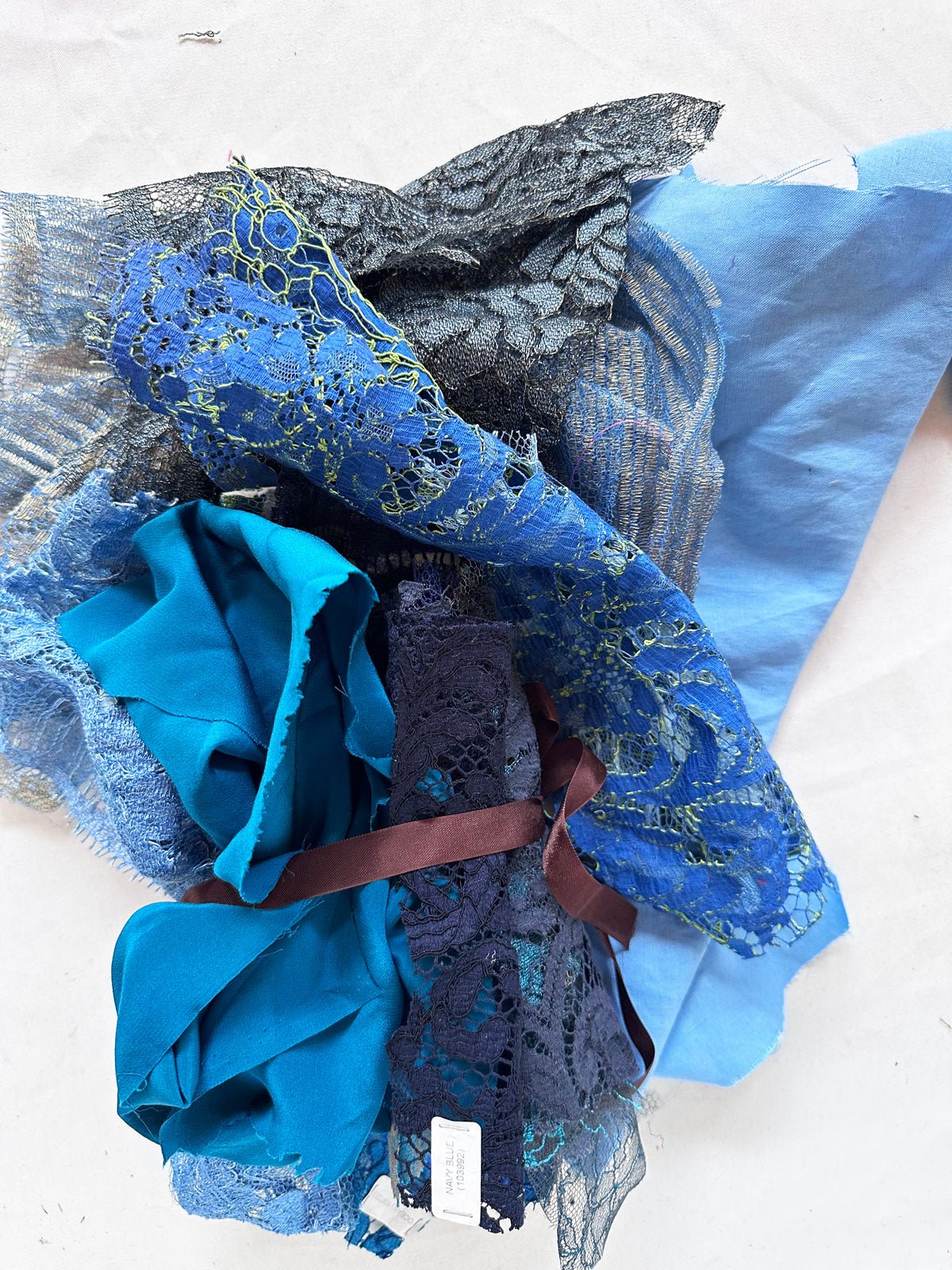 Got the Blues Scrap Bundle - L'Etoffe Fabrics LLC