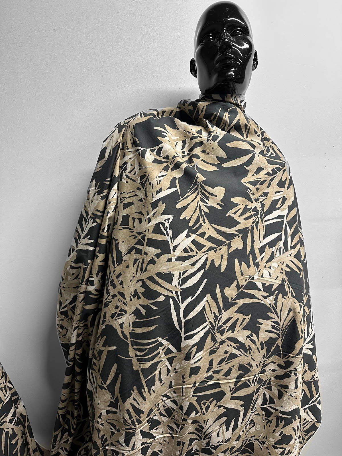 Italian BC Palm Print Relaxed Cotton Print - L'Etoffe Fabrics LLC