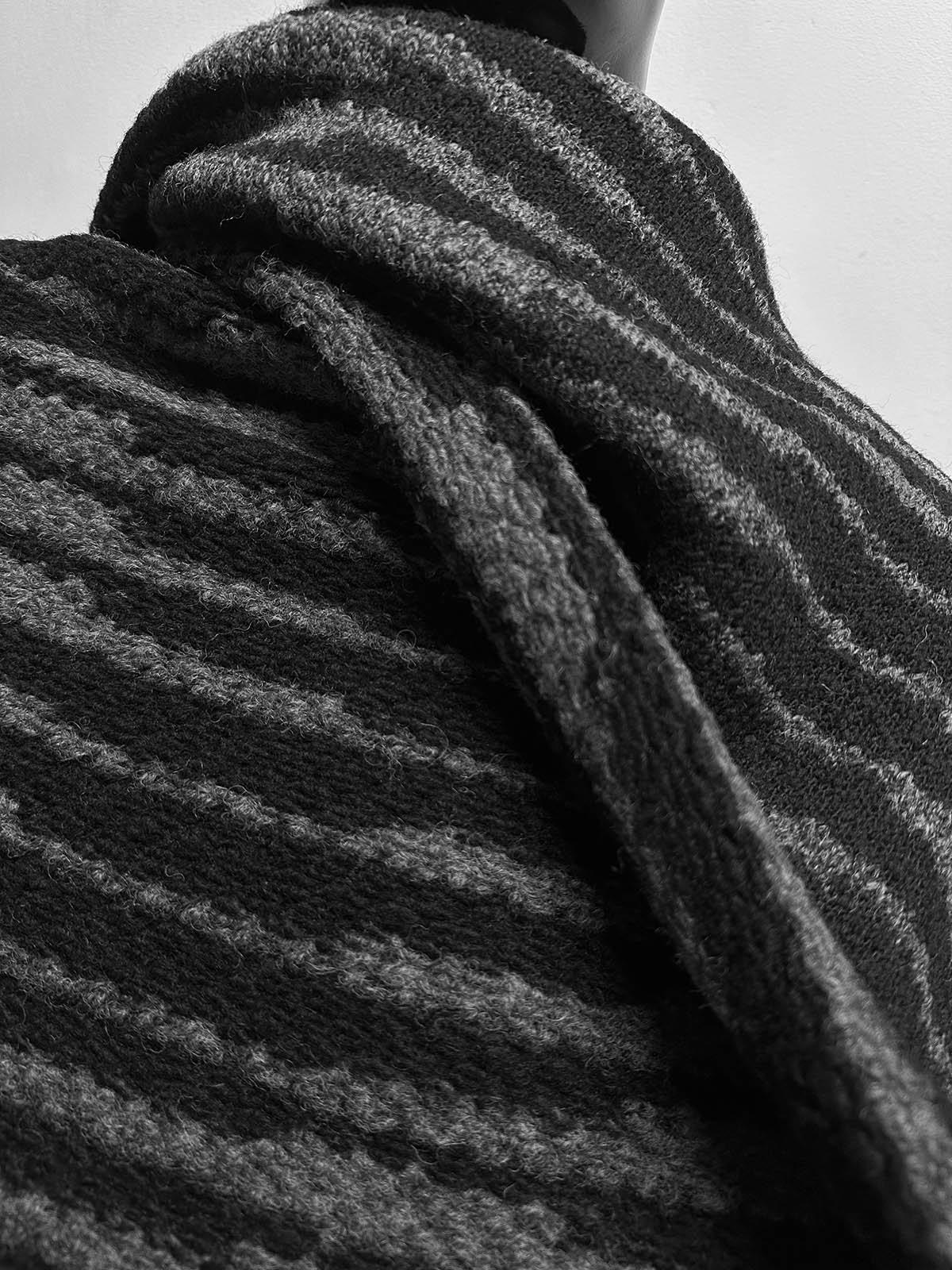 Italian Graphic Chunky Sweater Knit Grey - L'Etoffe Fabrics LLC