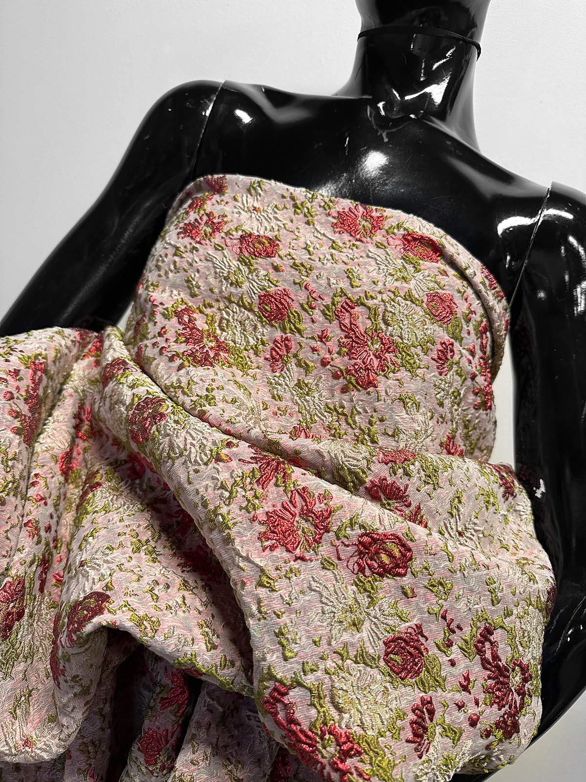 Italian Jacquard Fancy Roses Garden Party - L'Etoffe Fabrics LLC