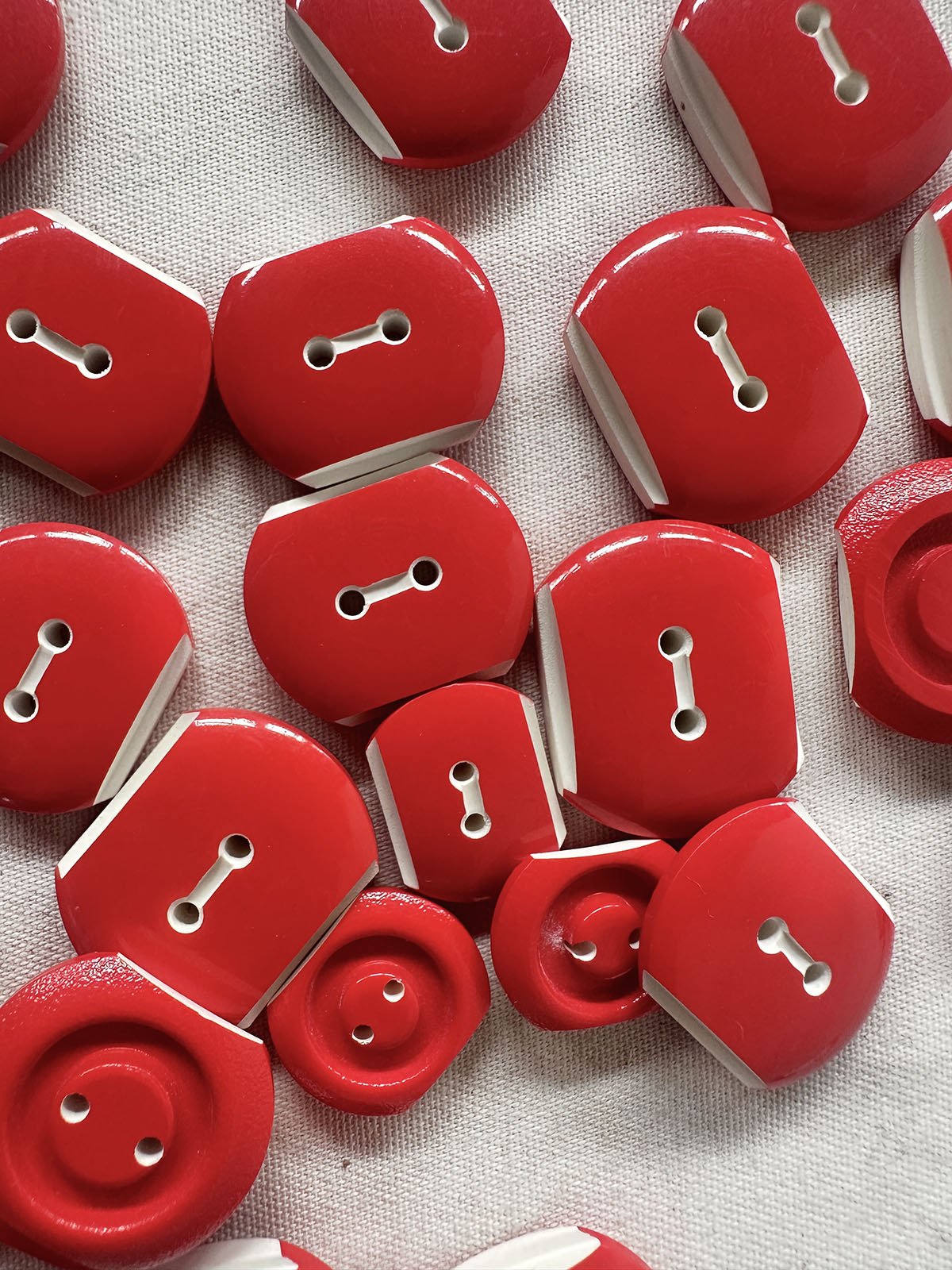 Italian Vintage Buttons Red Cut Oval Buttons - L'Etoffe Fabrics LLC