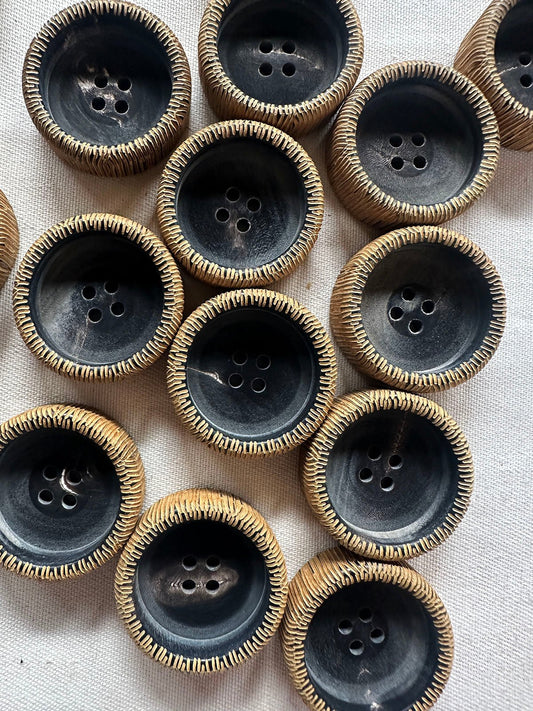 Italian Vintage Etched Edge Buttons - L'Etoffe Fabrics LLC