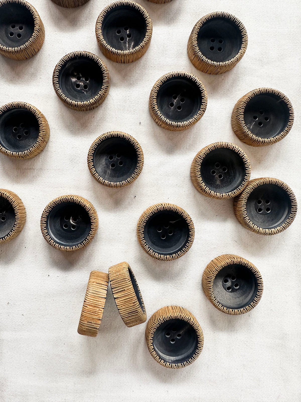 Italian Vintage Etched Edge Buttons - L'Etoffe Fabrics LLC