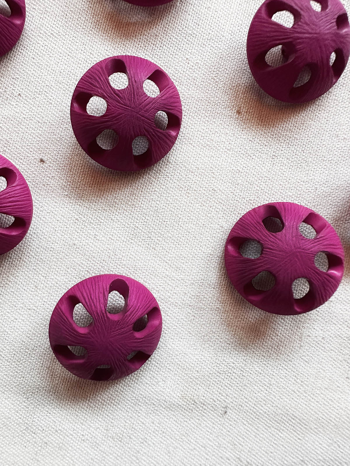 Italian Vintage Fuschia Pinwheel Buttons - L'Etoffe Fabrics LLC