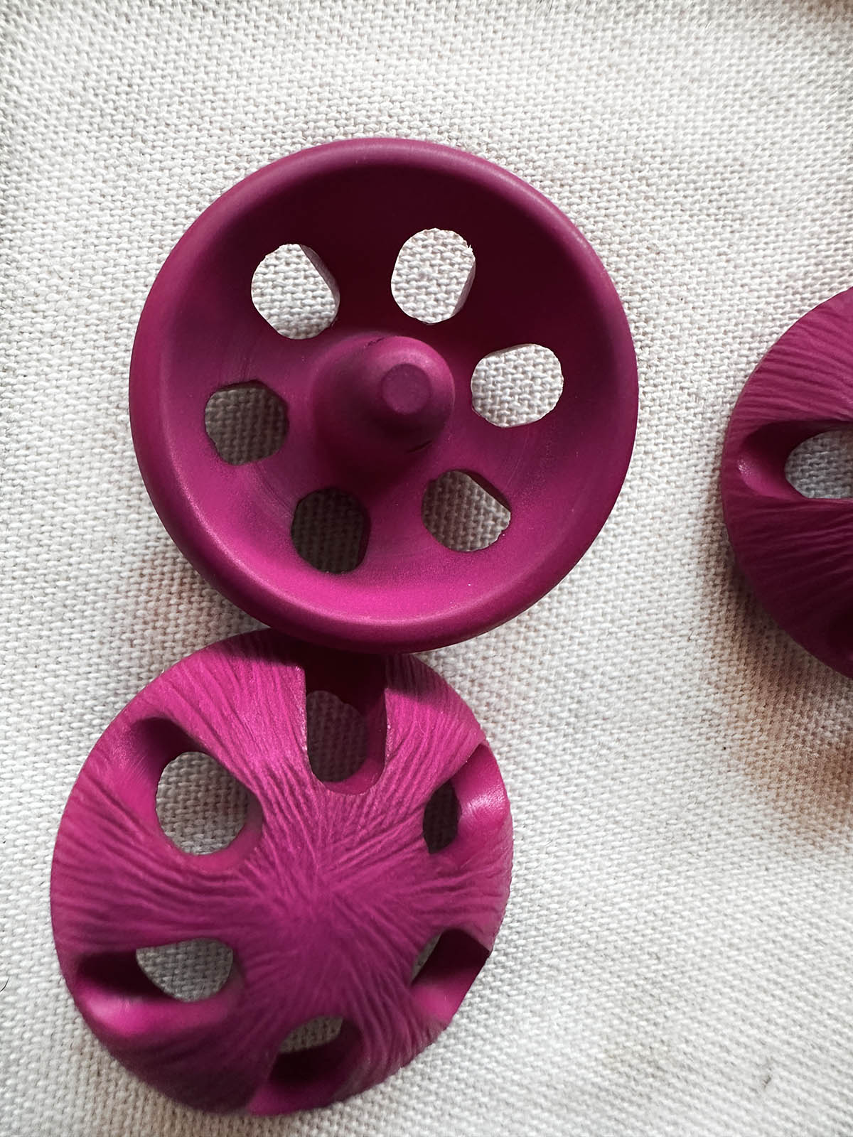 Italian Vintage Fuschia Pinwheel Buttons - L'Etoffe Fabrics LLC