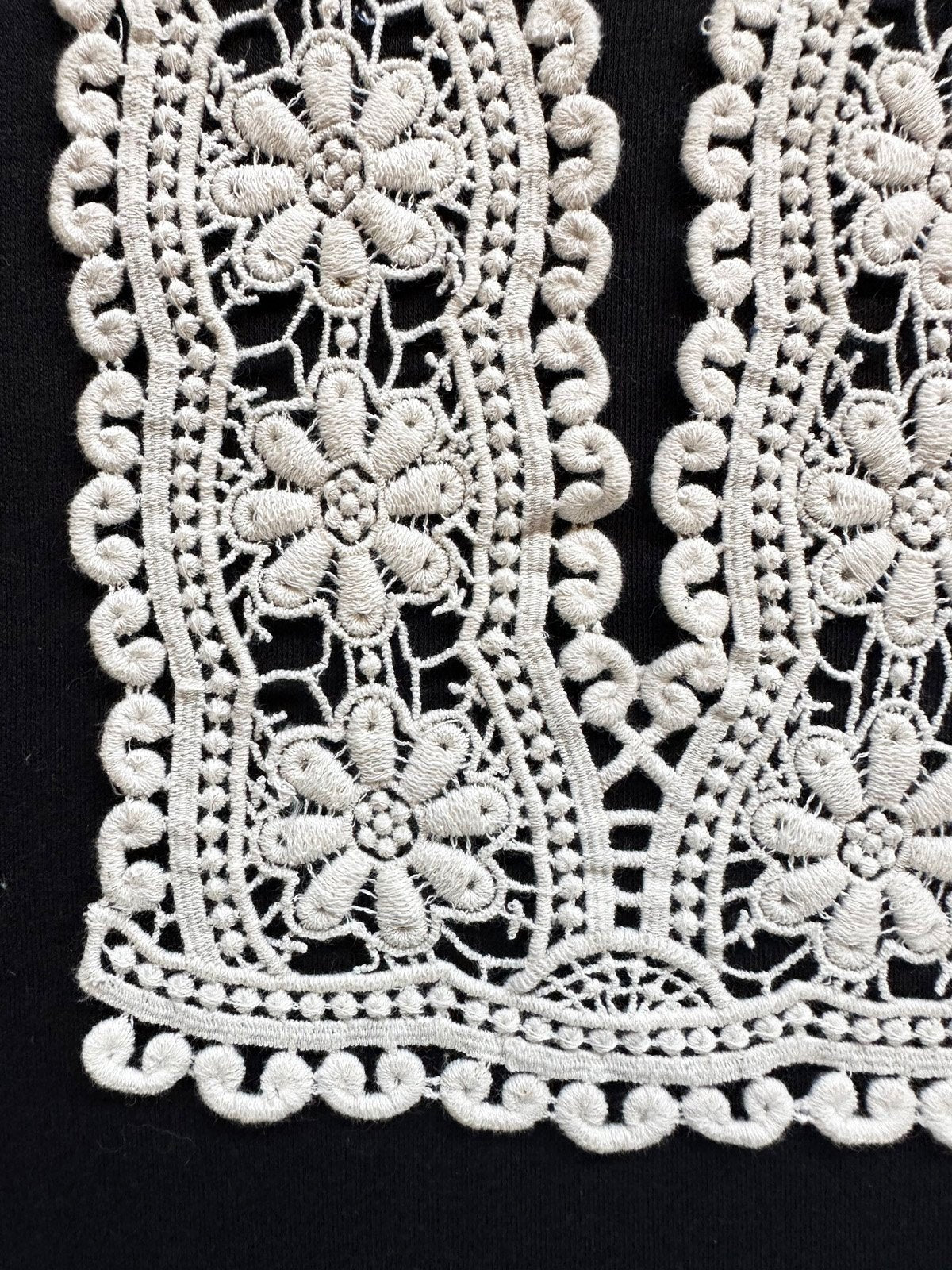 Lace Neckline Applique Trim - L'Etoffe Fabrics LLC