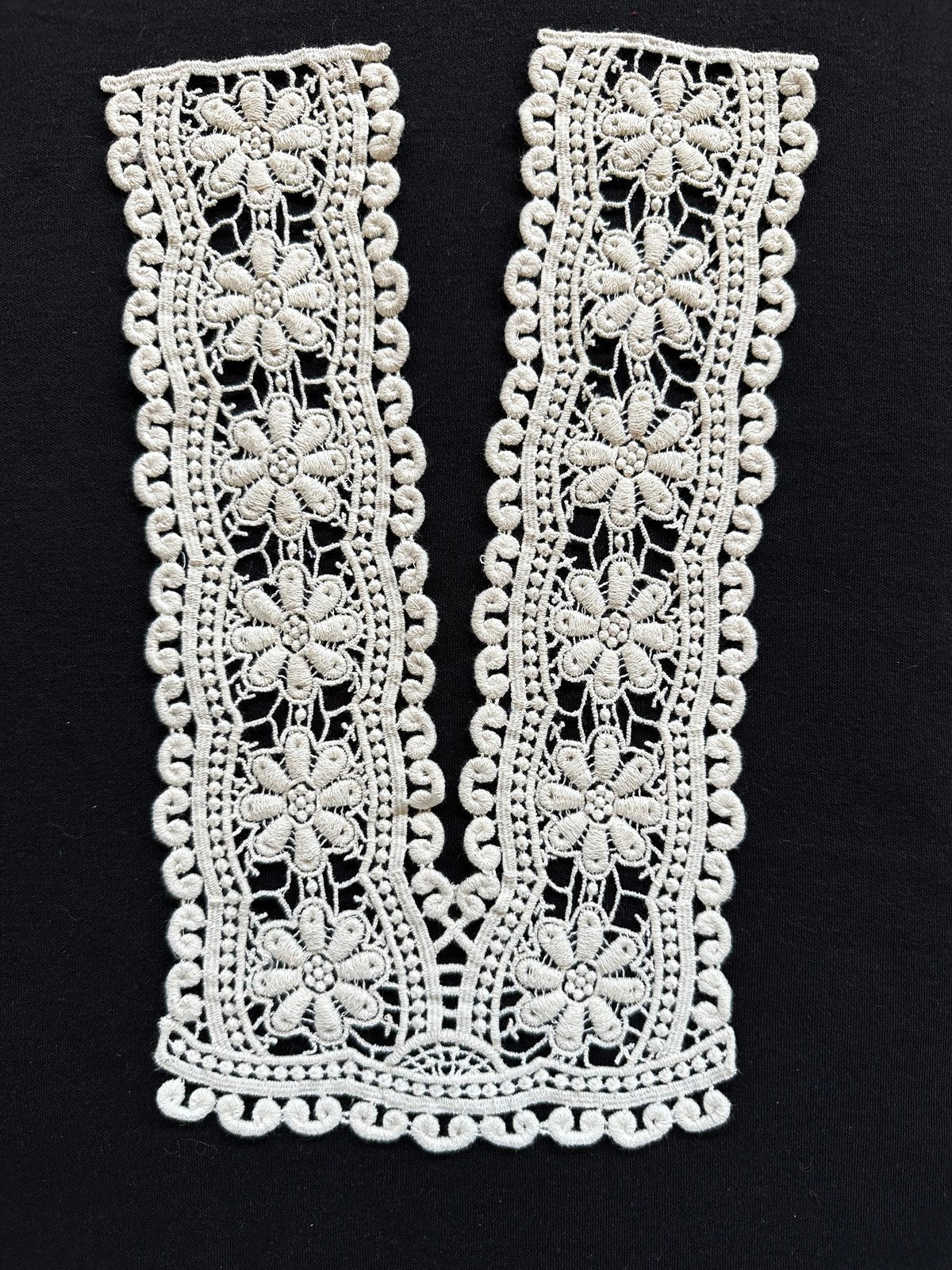 Lace Neckline Applique Trim - L'Etoffe Fabrics LLC