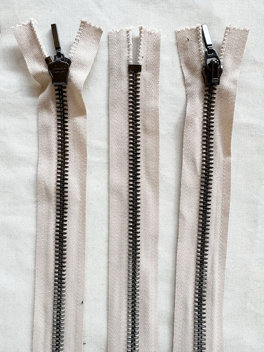 Lampo Luxury Zippers 21" Gunmetal Separating - L'Etoffe Fabrics LLC