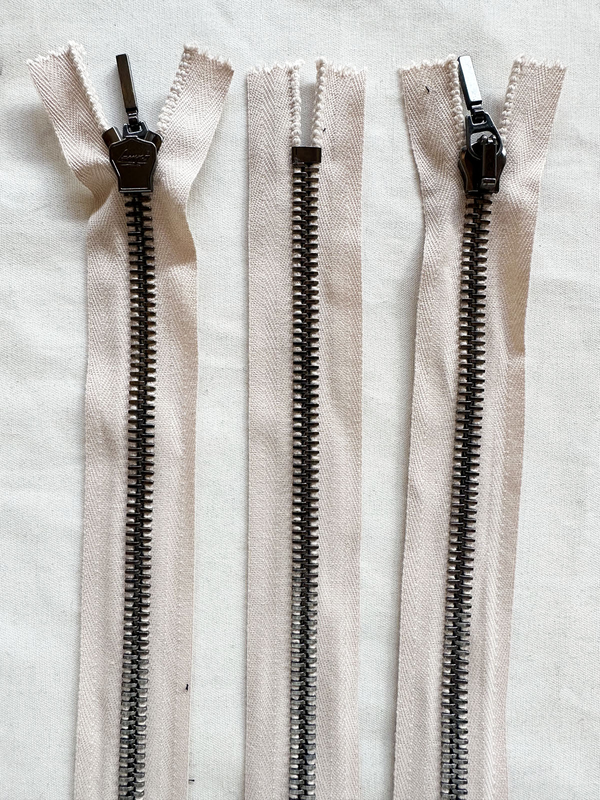 Lampo Luxury Zippers 21" Gunmetal Separating - L'Etoffe Fabrics LLC