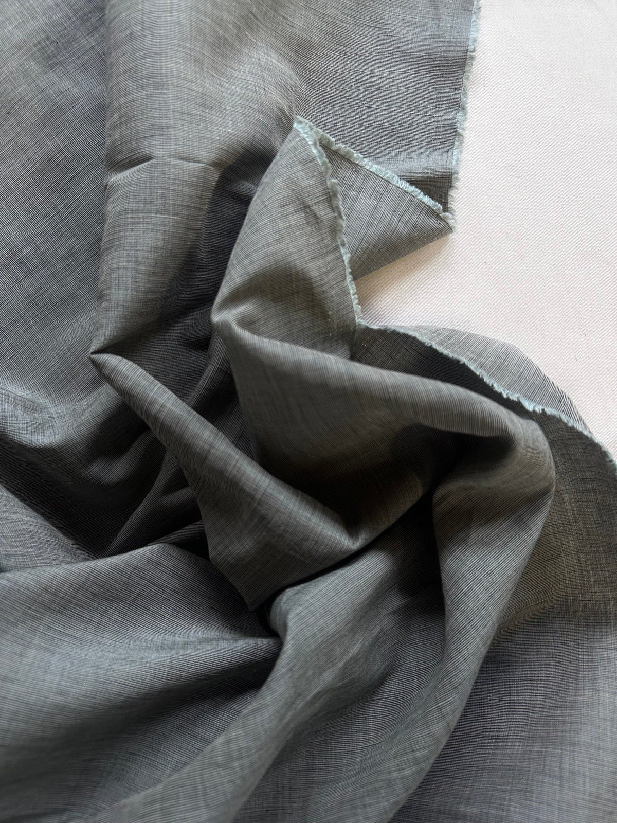 Linen Pinpoint Extra Special Weave - L'Etoffe Fabrics LLC