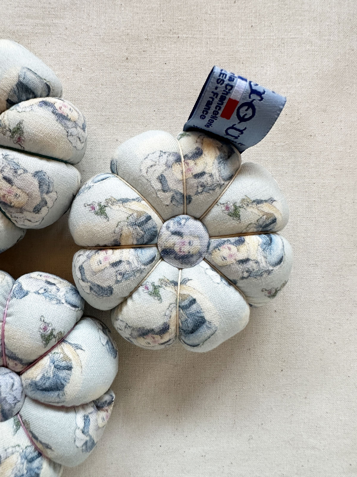 Maison Sajou Marie Antoinette Needle and Pincushion - L'Etoffe Fabrics LLC