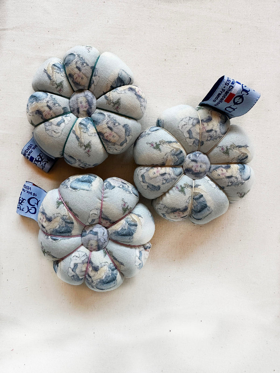 Maison Sajou Marie Antoinette Needle and Pincushion - L'Etoffe Fabrics LLC