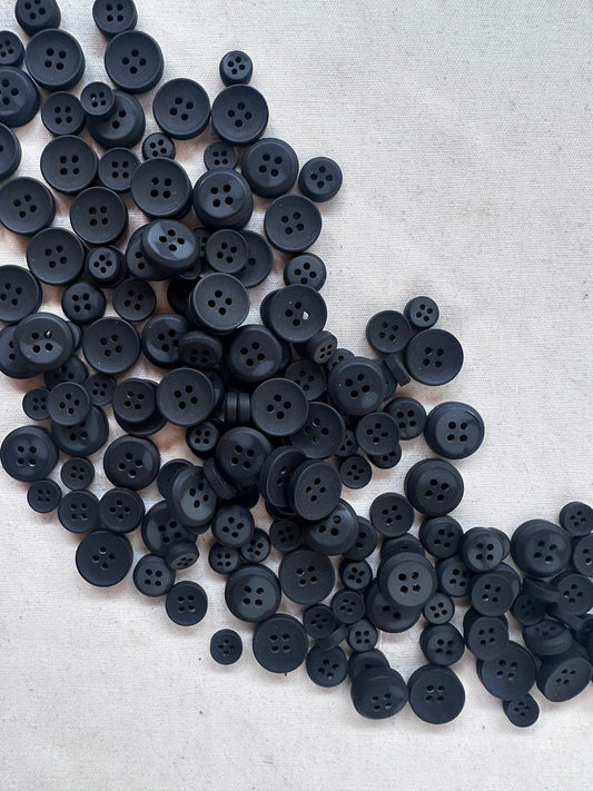 Matte Black Shirt Buttons - L'Etoffe Fabrics LLC