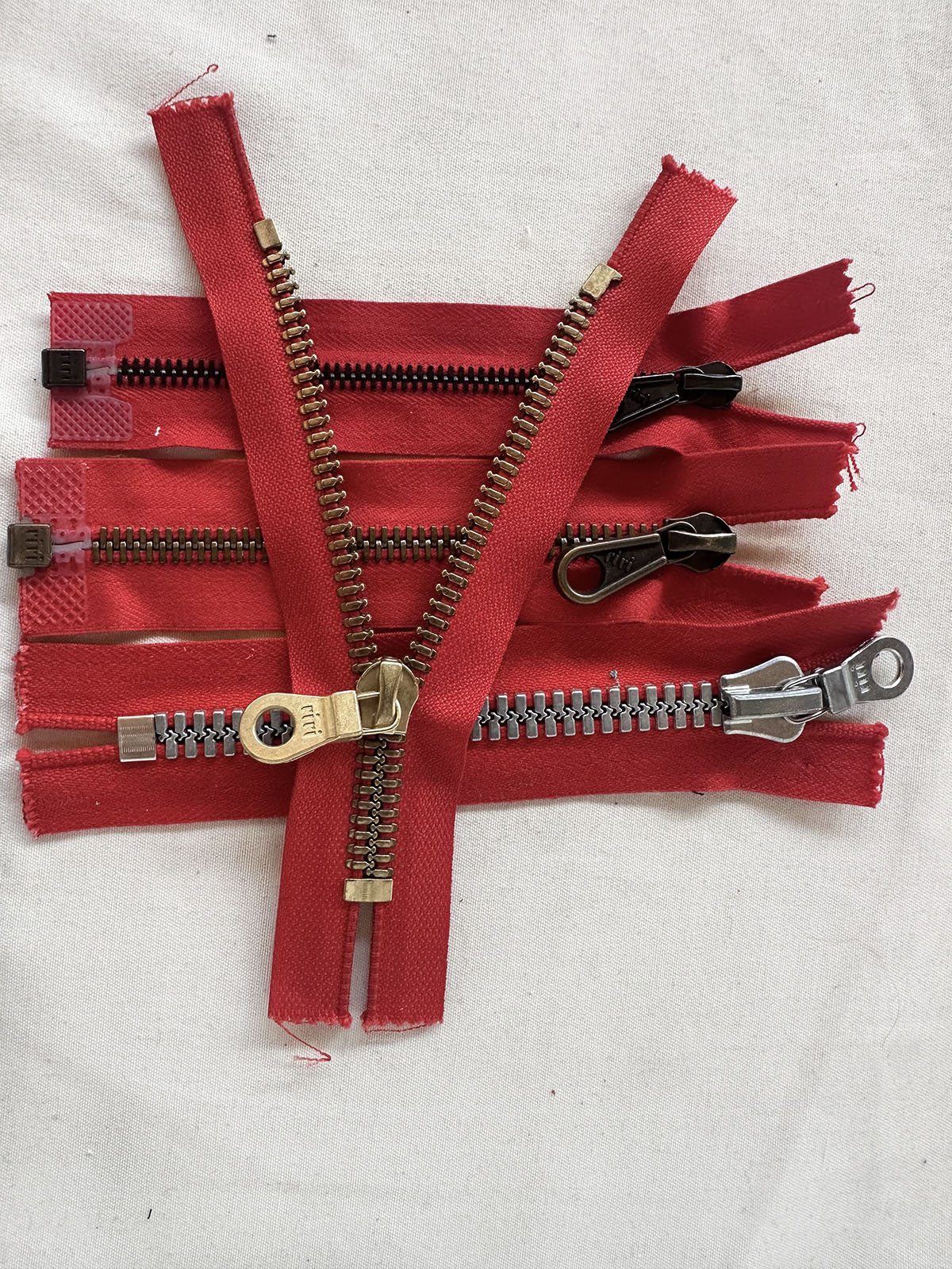 Quartet RiRi Red Chunky Zippers - L'Etoffe Fabrics LLC