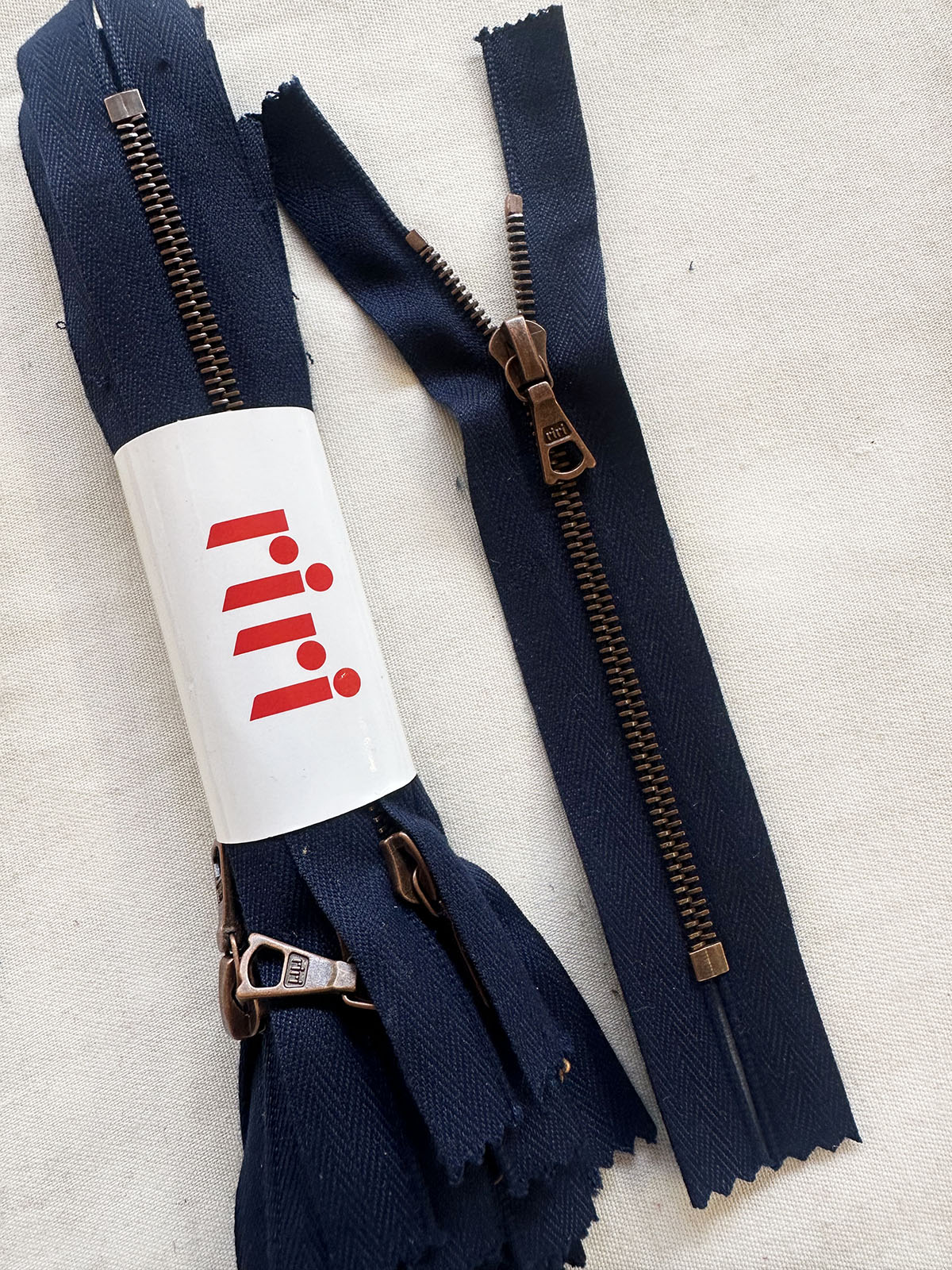 RiRi 10 Zipper Bundle 4.5" Long - L'Etoffe Fabrics LLC