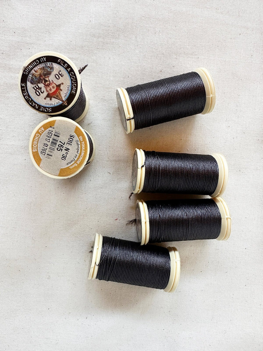 Sajou Dark Grey Perlé Silk Button Hole Thread - L'Etoffe Fabrics LLC