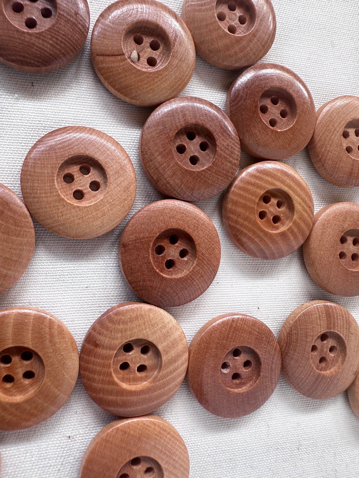 Smooth Wooden Buttons Per 6 count - L'Etoffe Fabrics LLC