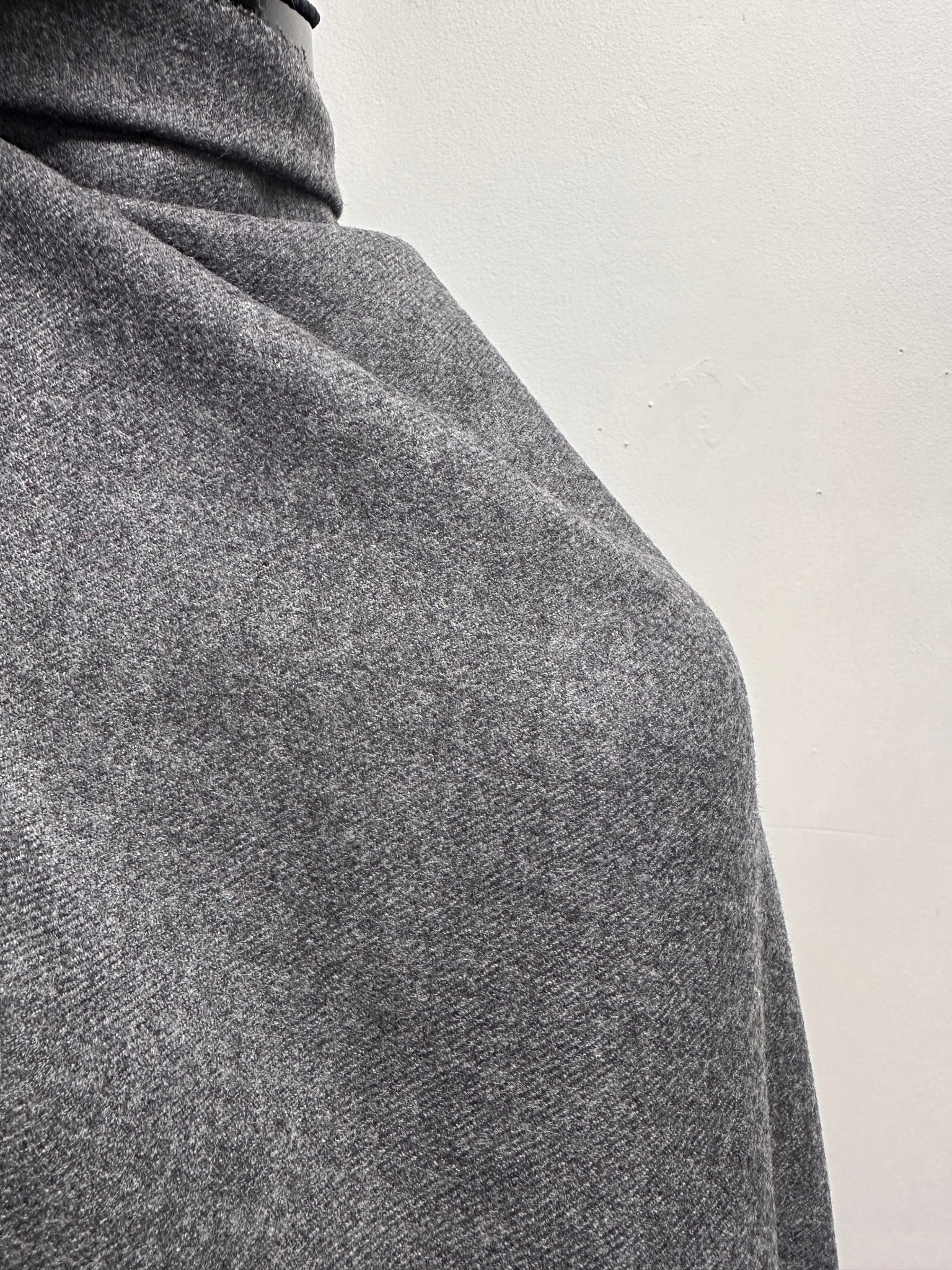 Soft Gray 100% Virgin Wool Flannel - L'Etoffe Fabrics LLC